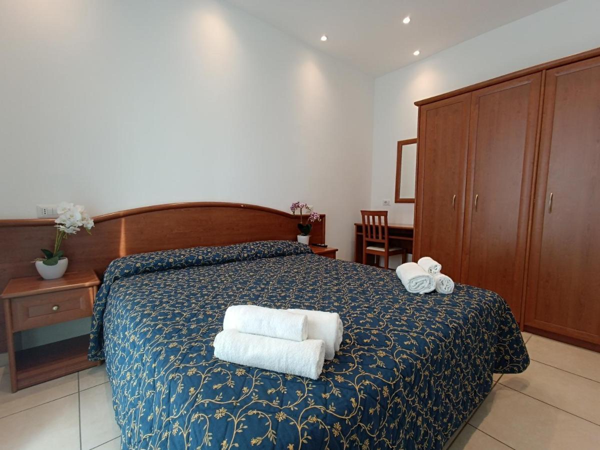 Hotel Queen Mary Cattolica Luaran gambar