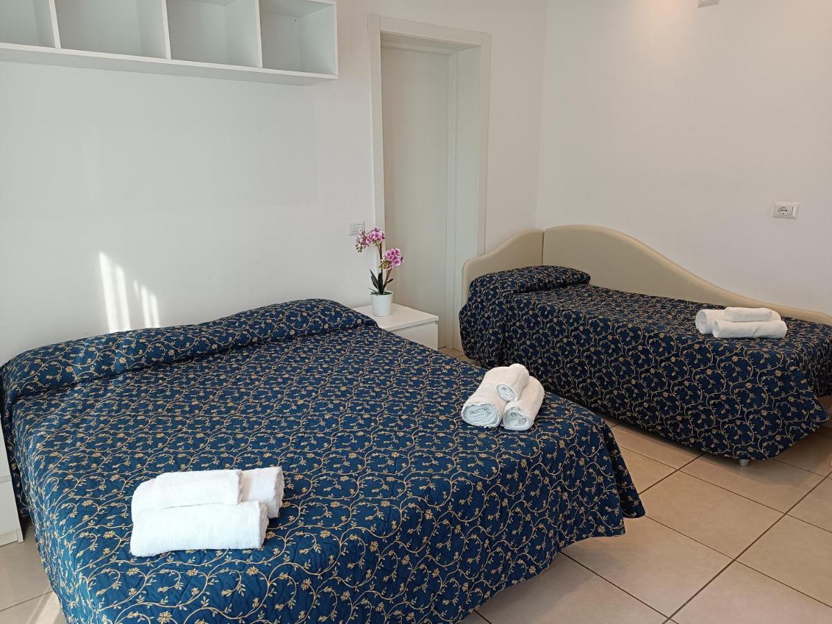 Hotel Queen Mary Cattolica Luaran gambar