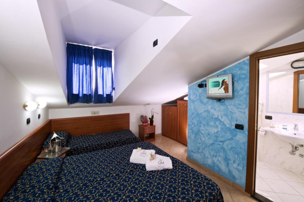 Hotel Queen Mary Cattolica Bilik gambar